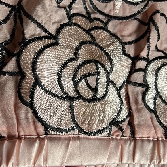 L’Atiste by Amy embroidered lacey off the shoulder crop top size Medium - Picture 7 of 10